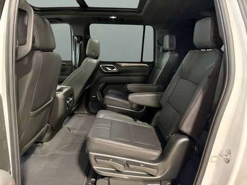 Used 2023 Chevrolet Suburban RST w/ Luxury Package AWD/4WD image 34
