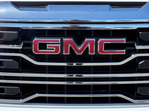 Used 2025 GMC Sierra 1500 SLT AWD/4WD image 48