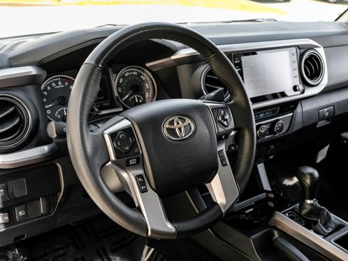 Used 2021 Toyota Tacoma SR5 RWD image 14