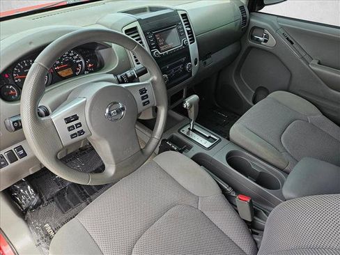Used 2018 Nissan Frontier SV RWD image 12