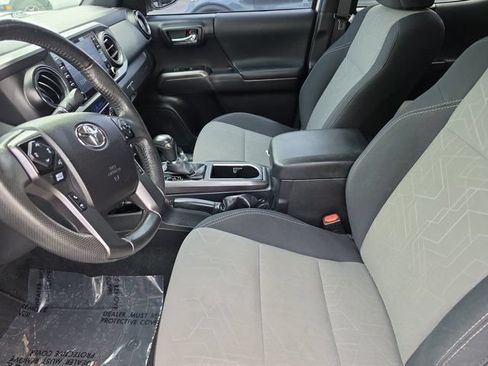 Used 2021 Toyota Tacoma TRD Sport RWD image 18