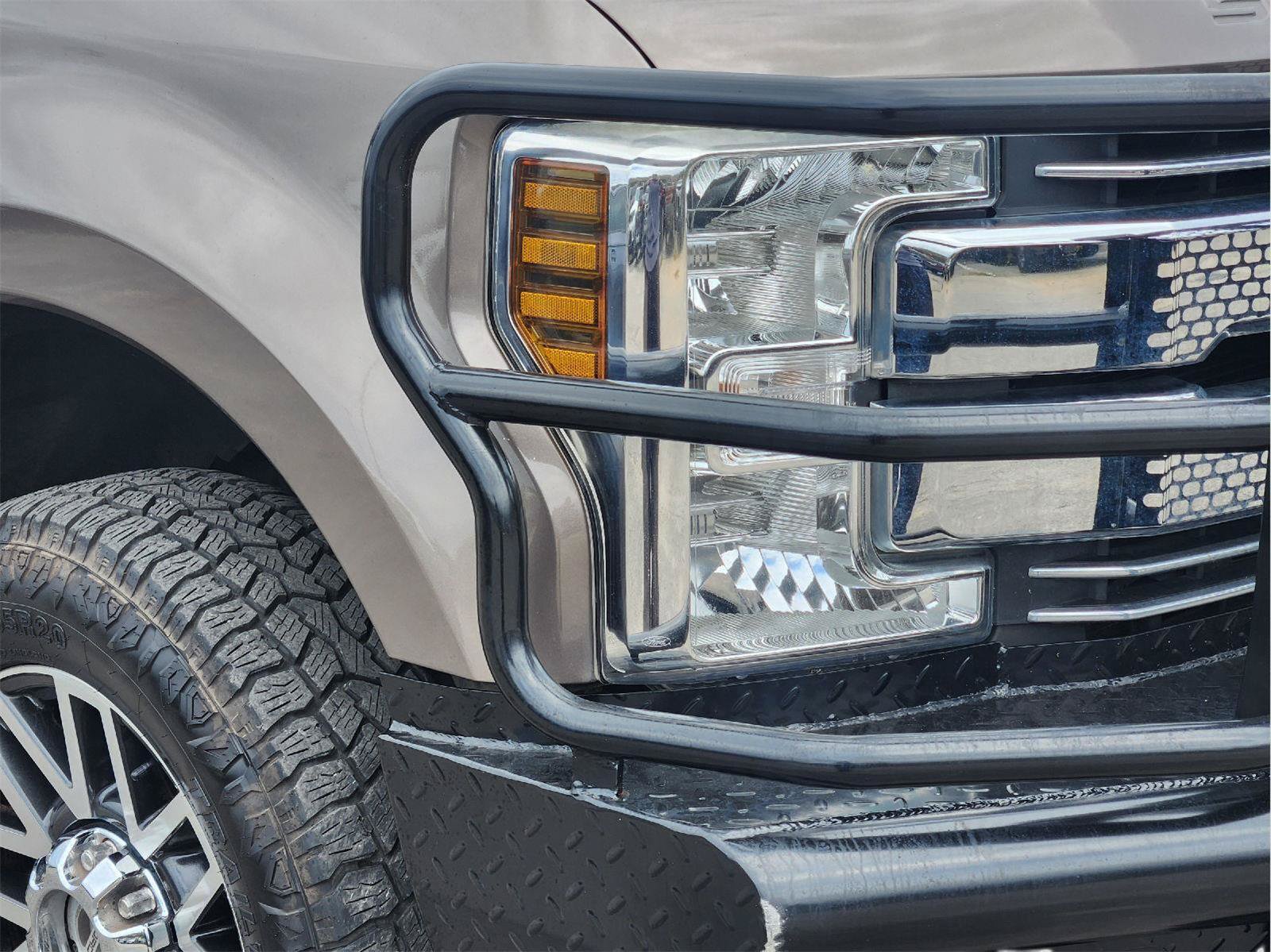 Used 2019 Ford F250 Lariat w/ Lariat Ultimate Package AWD/4WD image 8