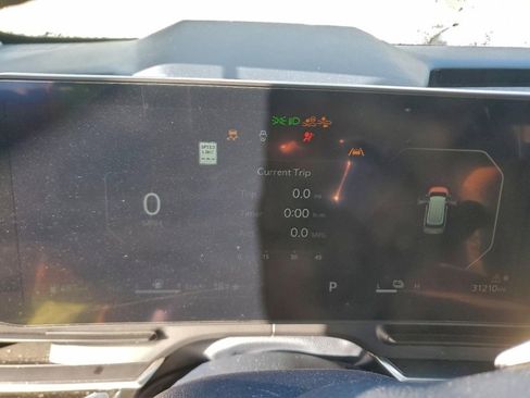 Used 2025 Kia Carnival SX Prestige image 8