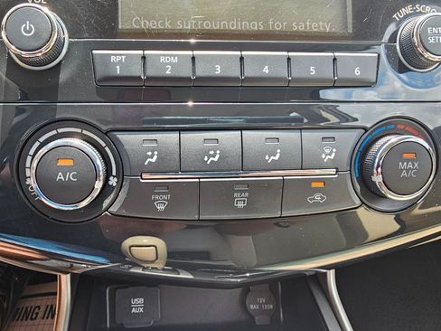 Used 2015 Nissan Altima 2.5 S w/ Special Edition Package FWD image 39