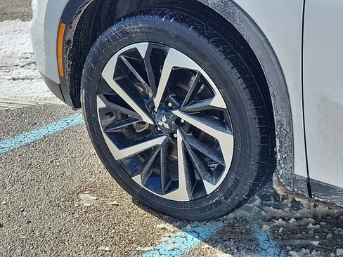 Used 2024 Mitsubishi Outlander SE image 9