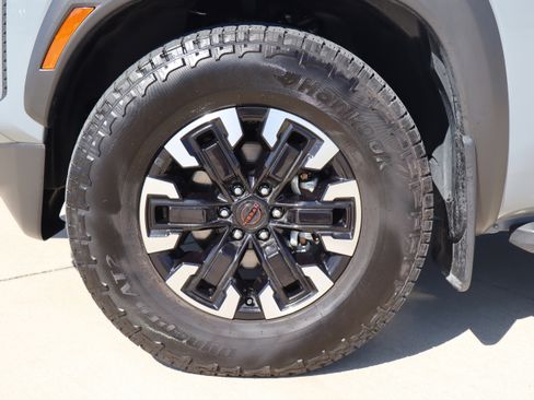 Used 2024 Nissan Frontier Pro-X w/ Pro Convenience Package image 28