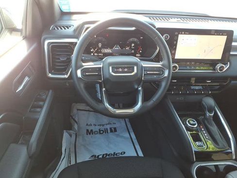 Used 2025 GMC Canyon Elevation image 11