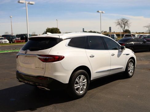 Used 2018 Buick Enclave Essence FWD image 5
