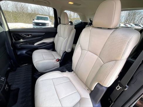 Used 2023 Subaru Ascent Premium w/ Convenience Package image 14