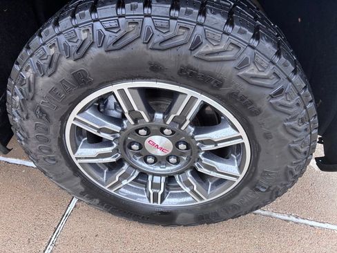 Used 2025 GMC Sierra 1500 AT4 AWD/4WD image 3