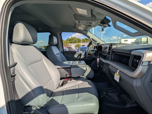 New 2025 Ford F550 4x4 Crew Cab image 6