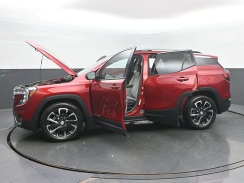 Used 2023 GMC Terrain SLT w/ LPO, Floor Liner Package FWD image 53