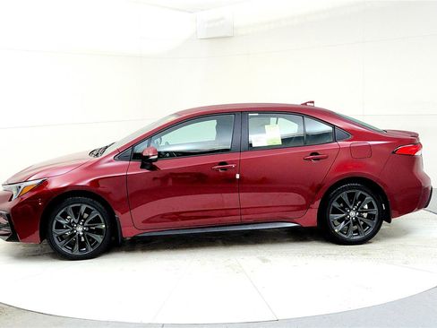 New 2026 Toyota Corolla SE image 3