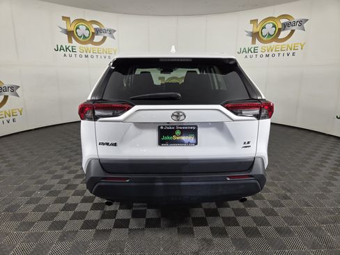 Used 2022 Toyota RAV4 LE AWD/4WD image 7