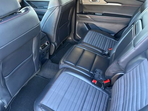 Used 2025 Ford Explorer ST-Line image 6