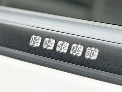 Used 2015 Ford Expedition XLT image 15