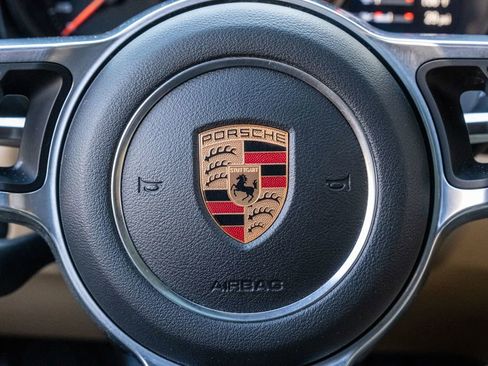 Used 2018 Porsche Macan image 25