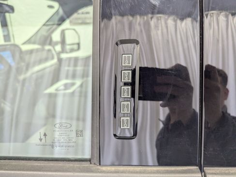 Used 2024 Ford F250 XLT image 13