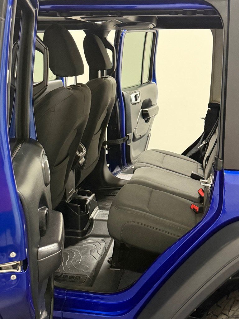 Used 2018 Jeep Wrangler Unlimited Sport S AWD/4WD image 9
