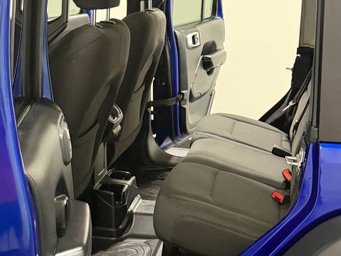 Used 2018 Jeep Wrangler Unlimited Sport S AWD/4WD image 9