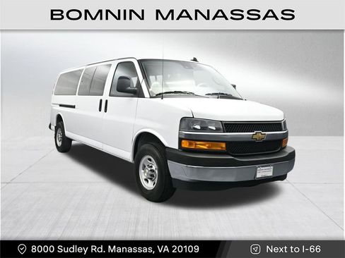 Used 2024 Chevrolet Express 3500 LT w/ LT Preferred Equipment Group RWD image 7