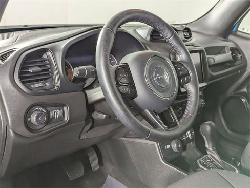 Certified 2022 Jeep Renegade Altitude w/ Convenience Group image 11