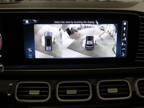 Used 2024 Mercedes-Benz GLS 580 4MATIC image 25