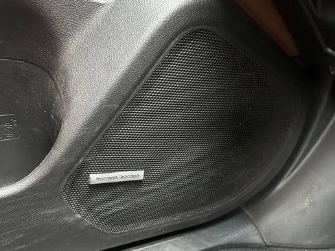 Used 2017 Subaru Outback 2.5i Touring w/ Popular Package #5A image 19