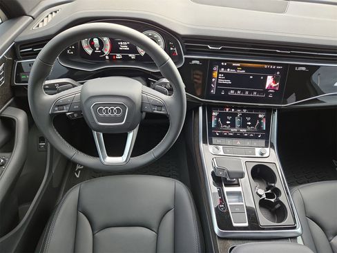 Certified 2025 Audi Q7 3.0T Premium image 14
