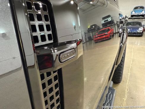 Used 2024 Land Rover Defender 90 V8 image 12