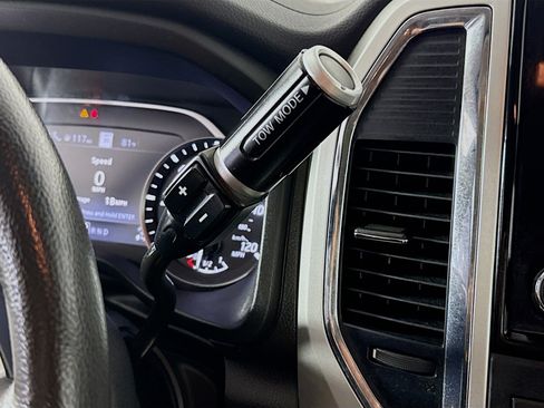 Used 2021 Nissan Titan SV w/ SV Convenience Package AWD/4WD image 20