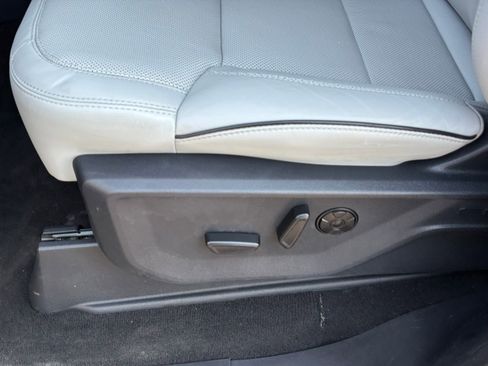 Used 2025 Ford Expedition Platinum w/ Platinum Ultimate Package AWD/4WD image 22