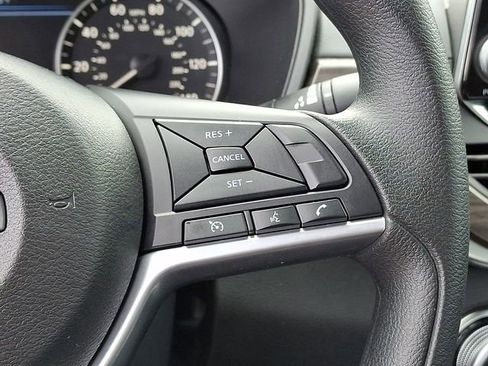 Used 2025 Nissan Altima 2.5 SV FWD image 22