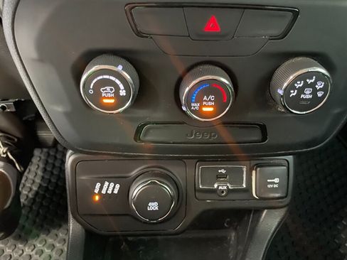 Used 2018 Jeep Renegade Sport w/ Power & Air Group AWD/4WD image 13