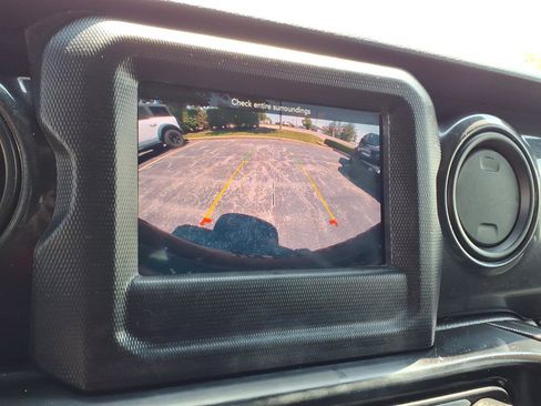 Used 2021 Jeep Wrangler Unlimited Sport AWD/4WD image 12