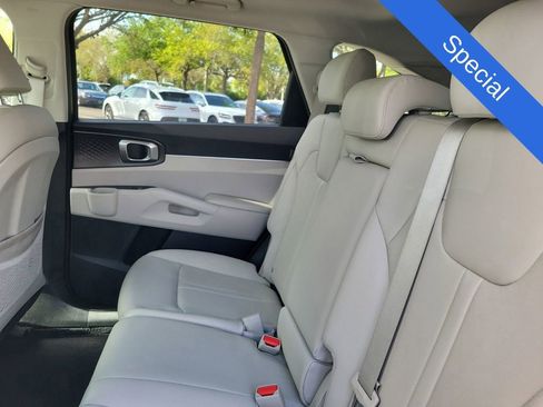 Used 2024 Kia Sorento S w/ Panoramic Sunroof Package FWD image 16