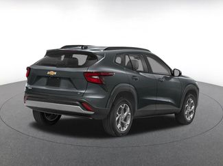Used 2025 Chevrolet Trax LT w/ LT Convenience Package FWD video 2
