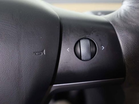 Used 2023 Tesla Model Y Long Range image 42