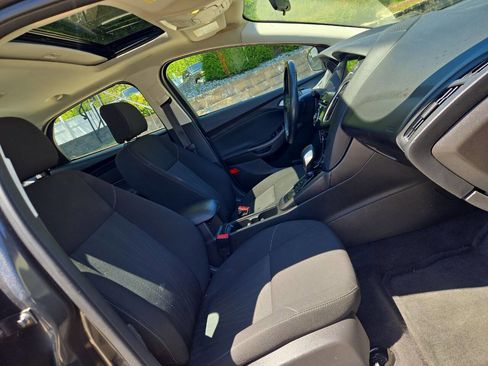 Used 2017 Ford Focus SEL w/ Cold Weather Package FWD image 24