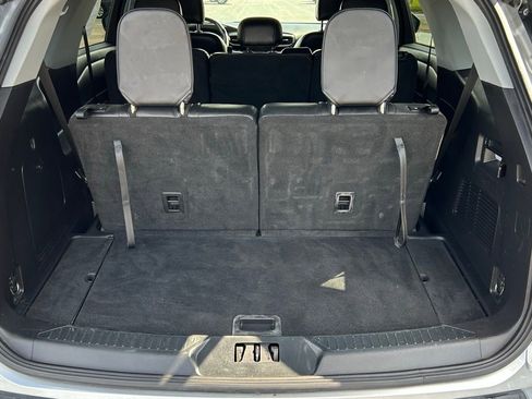 Used 2021 Ford Explorer XLT w/ Equipment Group 202A image 17