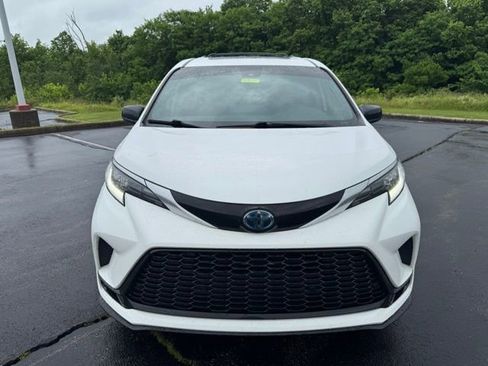 Used 2021 Toyota Sienna XSE w/ XSE Plus Package FWD image 8