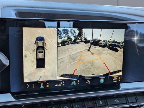 Used 2025 Chevrolet Silverado 2500 LTZ w/ Z71 Chrome Sport Edition image 21