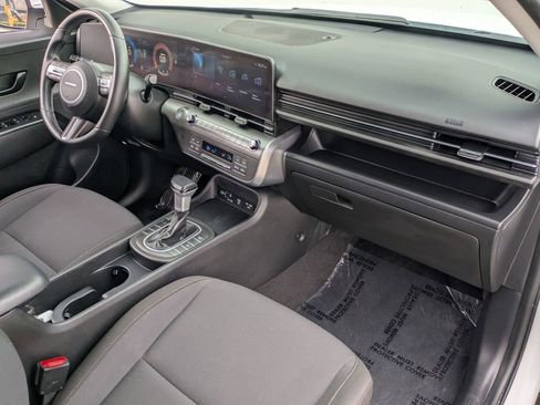Used 2025 Hyundai Kona SEL FWD image 29