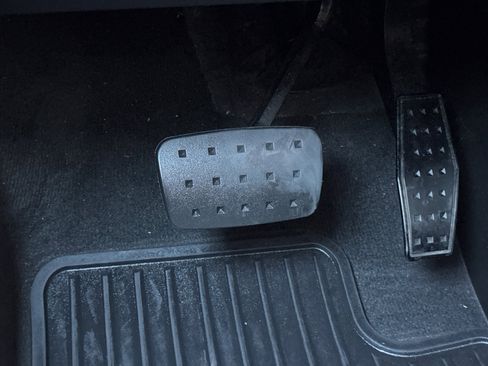 Used 2020 Chevrolet Traverse LT w/ LPO, Blackout Package image 46