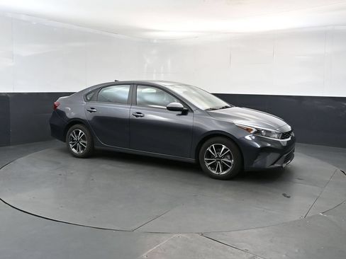 Used 2024 Kia Forte LXS FWD image 7