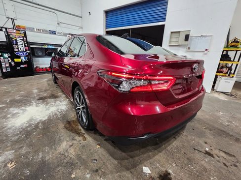 Used 2022 Toyota Camry XLE image 6