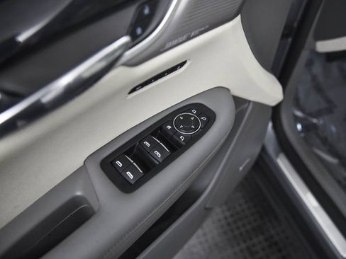 Used 2022 Cadillac XT6 Premium Luxury image 10