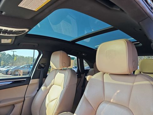 Used 2019 Porsche Macan image 35