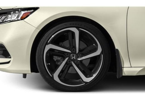 Used 2018 Honda Accord Sport image 14