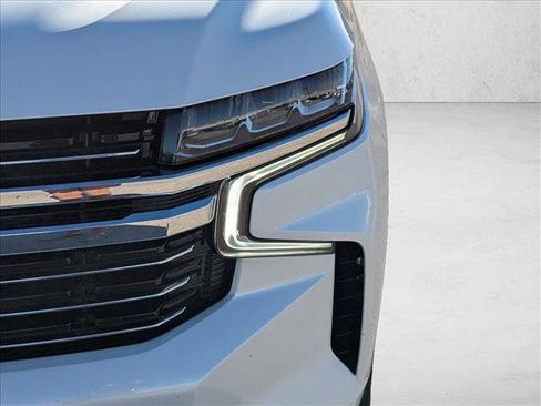 Used 2021 Chevrolet Suburban LT image 9